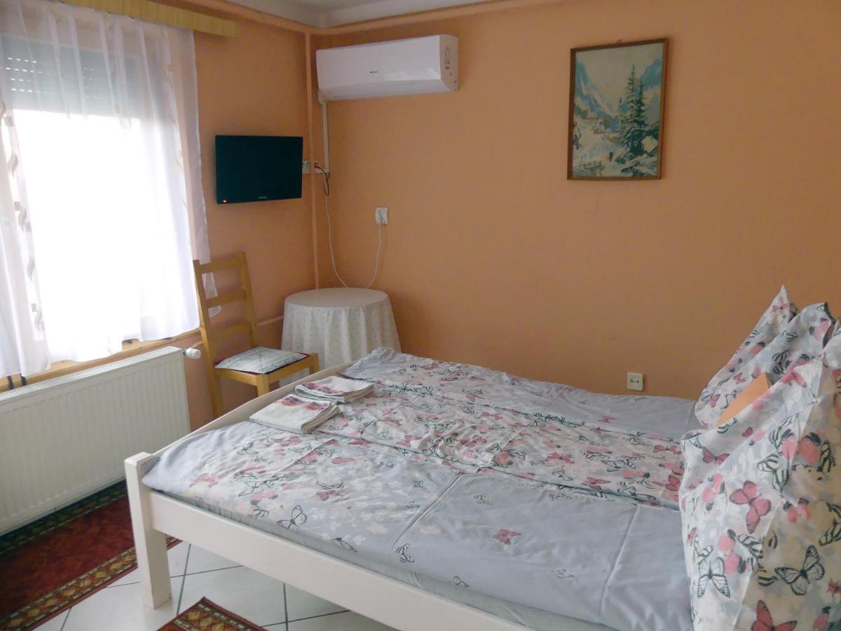 Appartement Hepphaz à Harkány Extérieur photo
