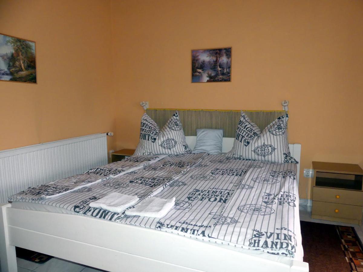 Appartement Hepphaz à Harkány Extérieur photo